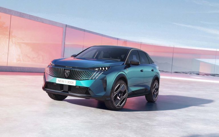 Al volante del nuevo Peugeot E-3008: 700 kilómetros de autonomía