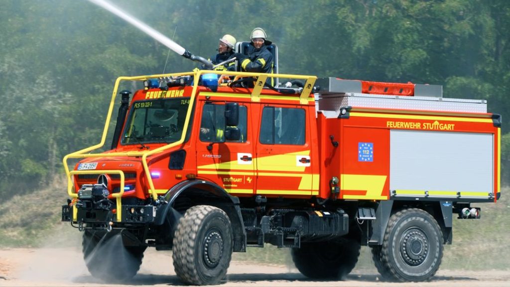 El parque de bomberos que apuesta por camiones eléctricos y da la espalda a los diésel: "No vamos a tardar en arrepentirnos" 2 Motor16 Unimog bomberos mercedes 15 Motor16