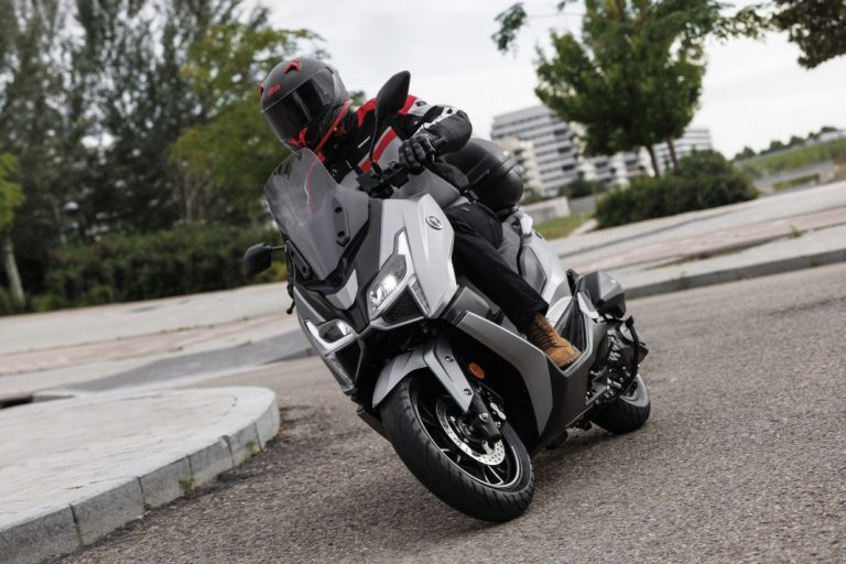 Las únicas motos que ahora vas a poder conducir con el carnet de coche
