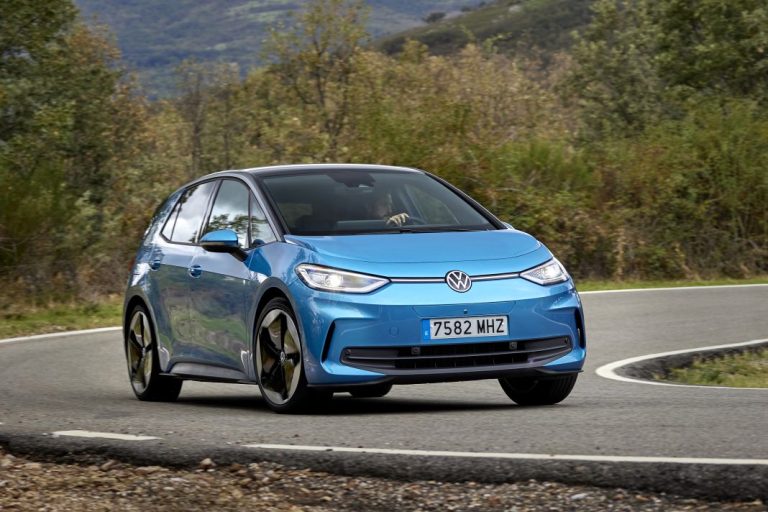 Volkswagen echa cuentas: Esto es lo que te ahorras al mes si conduces un coche eléctrico