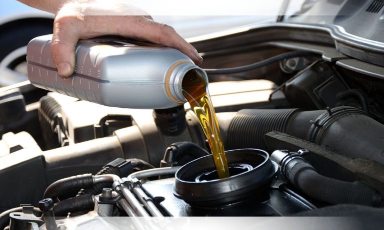 Aceite del coche: cuando y como revisarlo