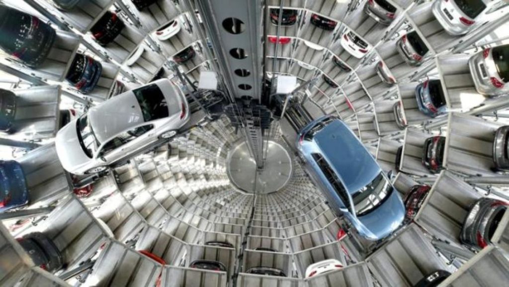 Volkswagen aprueba un recorte histórico: 50.000 empleos en riesgo y la mitad de su gama en la curda floja 1 Motor16 2024 Volkswagen fábrica. Alemania. India. Imagen portada.