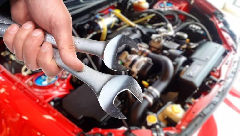 5 herramientas que jamás deben faltar en tu coche