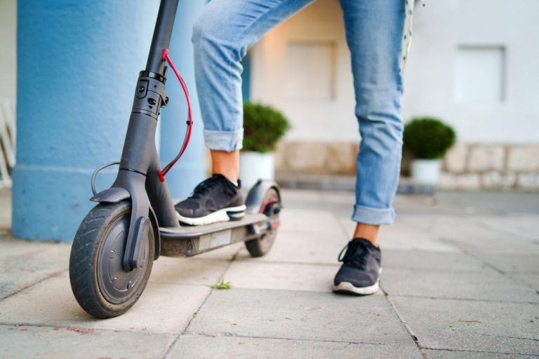 Cómo puedo saber si mi patinete eléctrico está homologado y puede circular