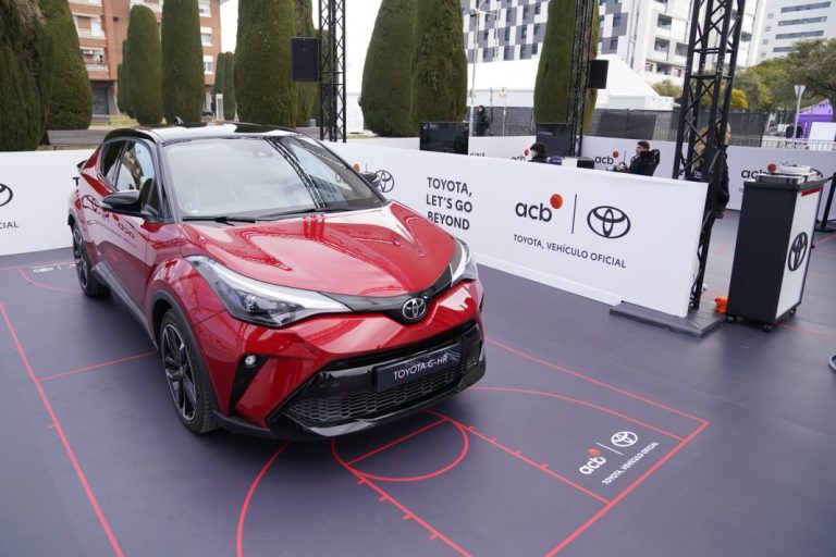 La marca de coches que está en las principales canchas de baloncesto
