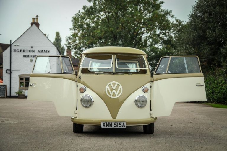 La historia que se esconde tras esta Volkswagen T1 convertida en locomotora en 1955