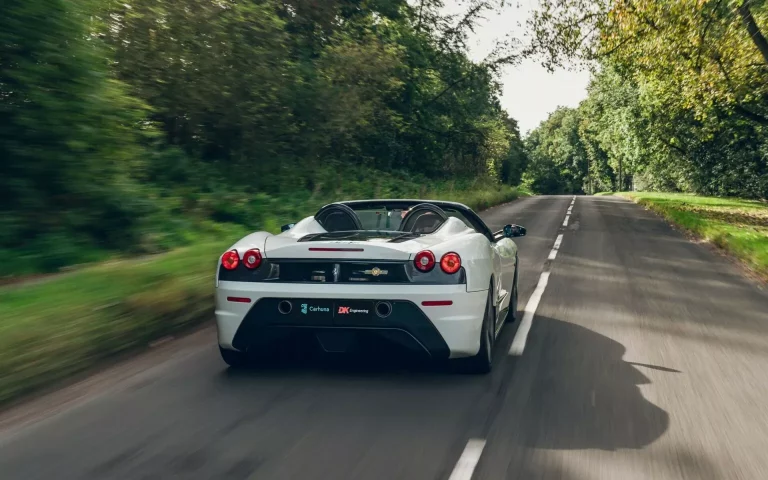 Jamiroquai compró este Ferrari Scuderia Spider 16M que ahora puede ser tuyo