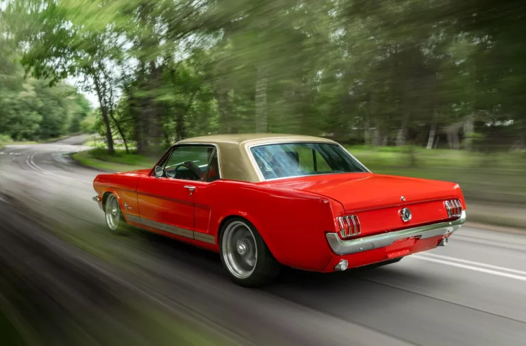 El clásico Ford Mustang se electrifica gracias a Alan Mann Racing