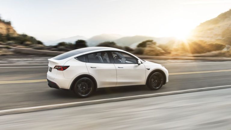 El Tesla Model Y que soñaba ser Audi R8… O Ford Transit