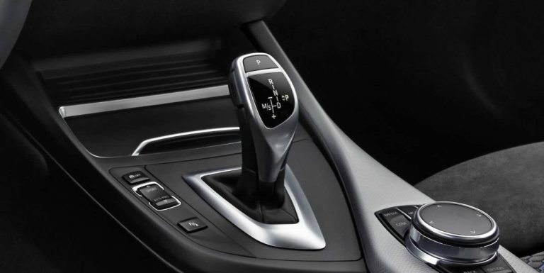 P, N, R, L… El abecedario del cambio automático de tu coche