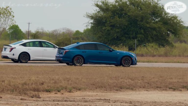 Hennessey enfrenta estos Cadillac CT5-V Blackwing con 323 CV de diferencia