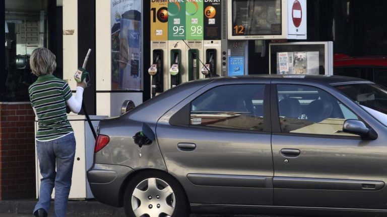 No pierdas de vista el surtidor. La gasolinera te podría estar timando al repostar
