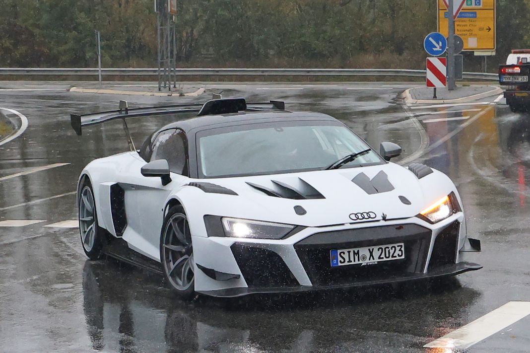 Audi R8 GT3 Street 4