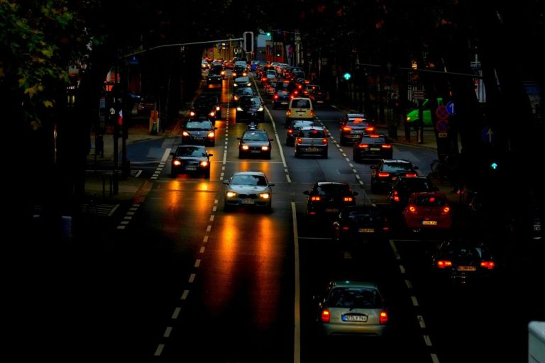 El peligro de conducir de noche: 6.500 fallecidos desde 2013