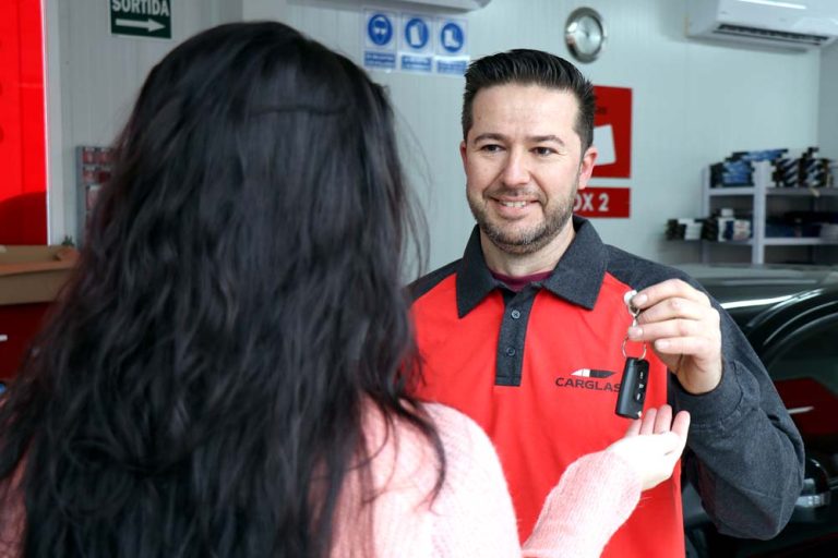 Los datos esenciales de las marcas de coches, ya disponibles en los talleres por Ley