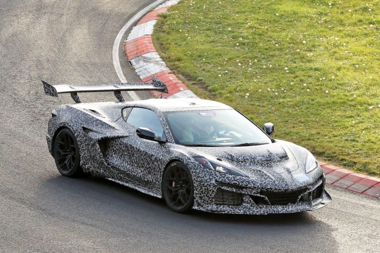 Cazado en pruebas el Chevrolet Corvette ZR1 2024