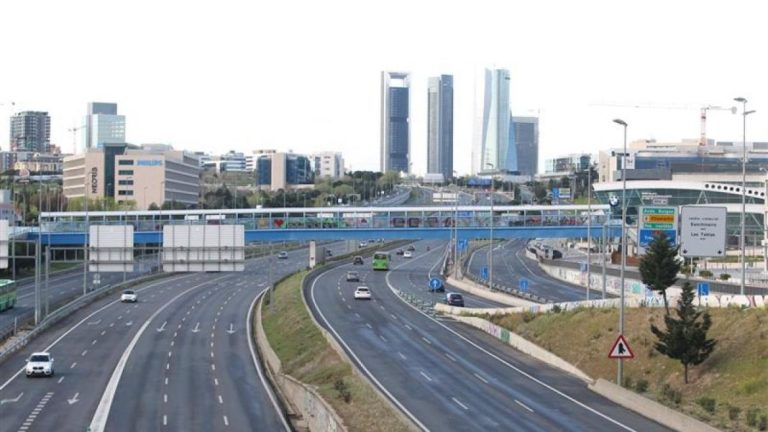 Así recomienda la DGT actuar si se rompe tu coche en la carretera
