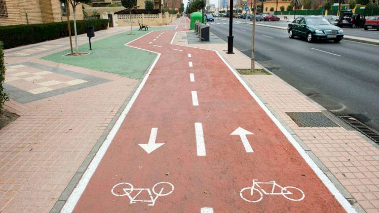 Los consejos que la DGT lanza sobre el carril bici