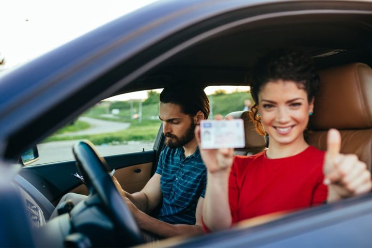 Si te para la DGT: ¿Cómo tienes que actuar?