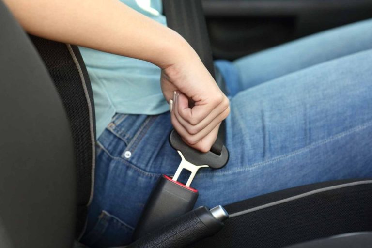 7 casos en los que la DGT no podrá multarte por circular sin cinturón de seguridad