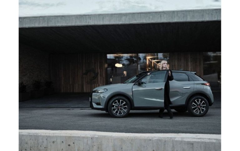 El DS3 estrena servicios conectados y equipamiento