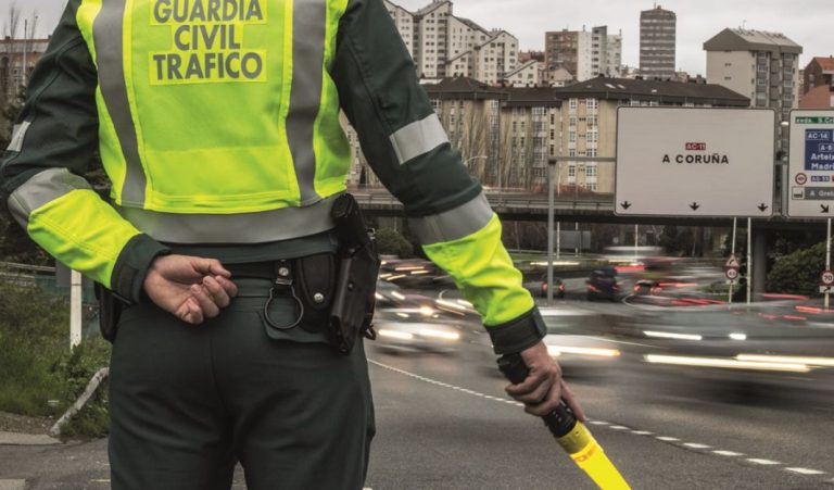 Llega el Black Friday y la Guardia Civil de Tráfico saca su artillería: Si conduces estos vehículos te van a parar