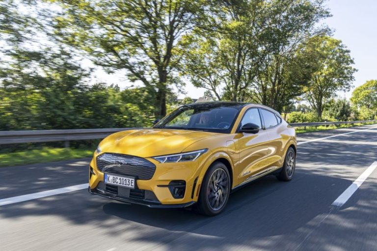 Primera prueba del Ford Mustang Mach-e con BlueCruise o “volante manos libres”