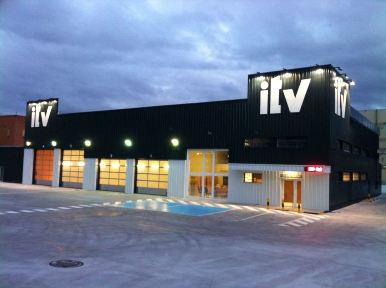 Las faltas leves que aún te permiten superar la ITV