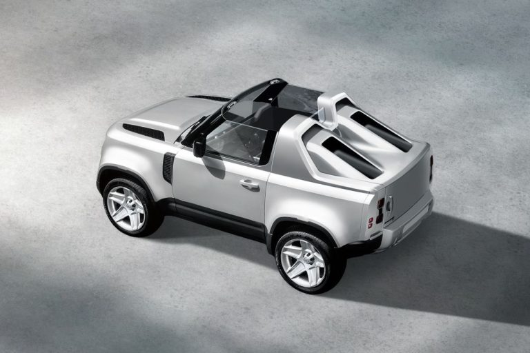 El JLR Defender roadster de Kahn se llama Flying Huntsman Spyder 90