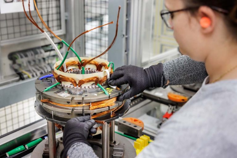 Renault Group desvela su futuro y revolucionario motor eléctrico