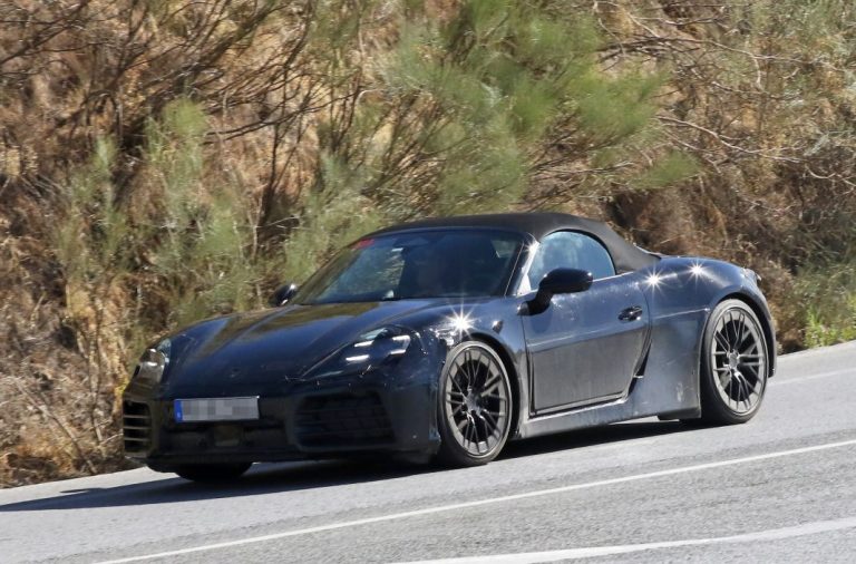 El Porsche 718 Boxster eléctrico pierde camuflaje