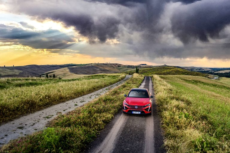 Cinco fotógrafos a la caza del Allure de Peugeot