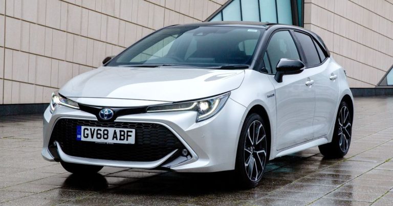 Los 10 coches híbridos más vendidos del año 2023