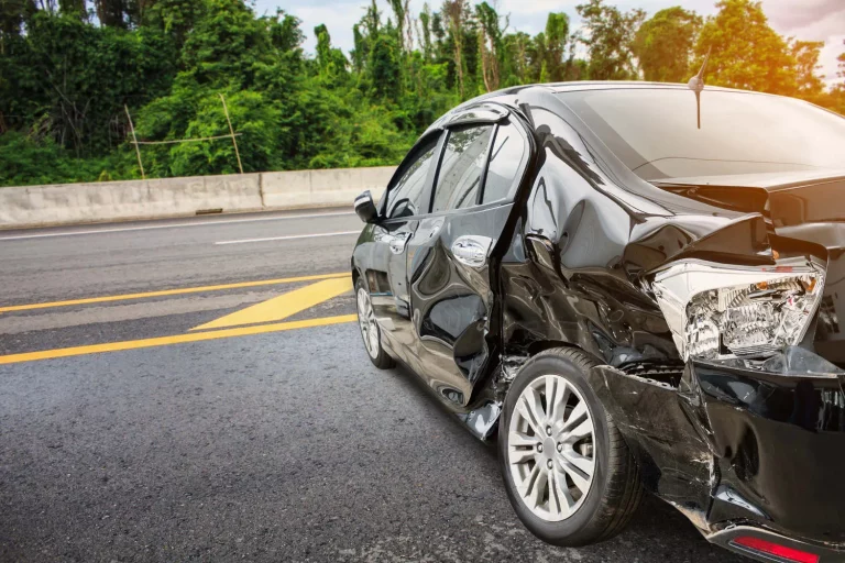 Así es como debes actuar si ves un accidente en la carretera: estas son las consecuencias si no haces nada