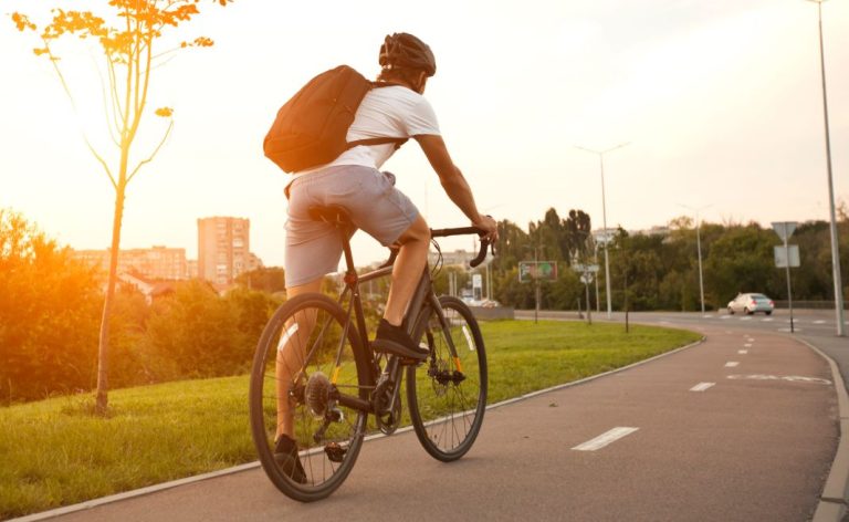 La DGT desvela 20 normas que todo ciclista debe poner en uso