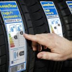 Por qué los neumáticos hacen más ruido en coches nuevos y cómo elegir neumáticos más silenciosos con la etiqueta europea