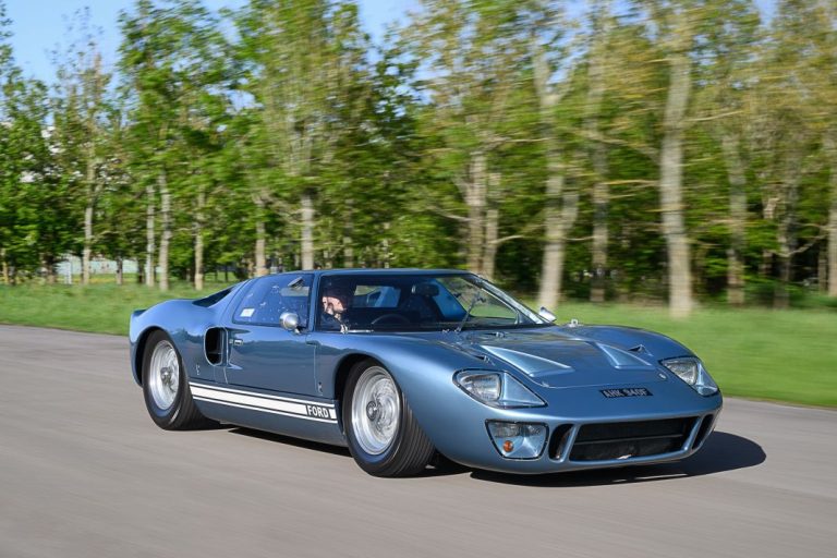 Este Ford GT40 Mk1 es historia viva del automóvil y busca quien lo adopte