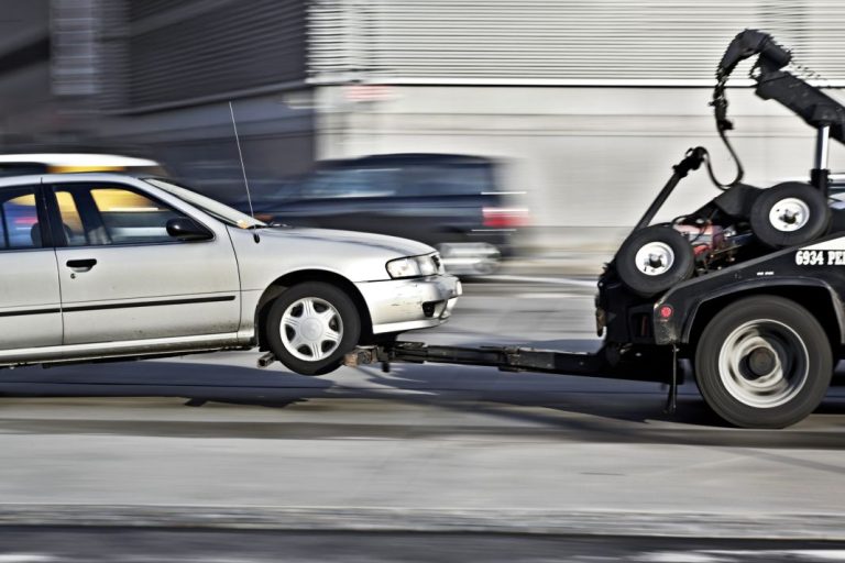 Pasos a seguir si la grúa se lleva mi coche