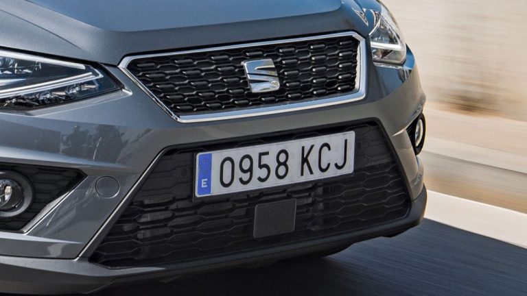 ¿Qué pasa si las matrículas de mi coche no están en buen estado?