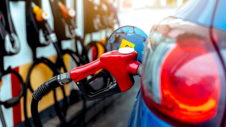 La única forma ‘legal’ de conseguir los 40 céntimos de descuento por litro de gasolina y diésel en Repsol