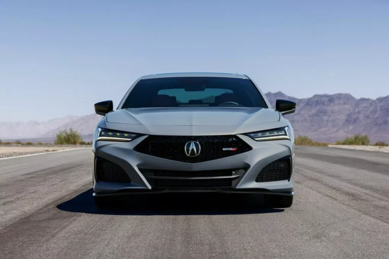 El sensacional Acura TLX gana puntos a mitad de su vida comercial