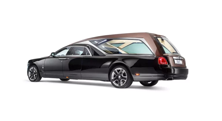 Este Rolls-Royce Ghost lo han creado para darte un capricho en tu último viaje