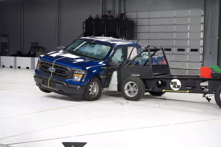 El IIHS carga contra los pick-up de doble cabina que se venden en EE.UU.
