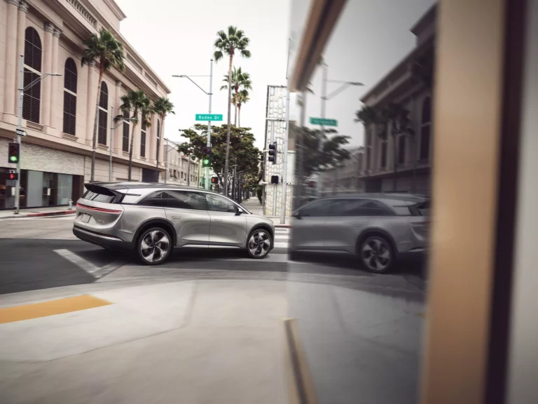 Uber ayudará a Lucid Motors a plantar cara a Tesla como sólo ellos saben hacer