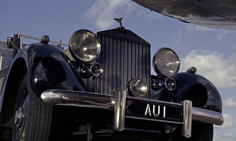 La mítica matrícula del Rolls-Royce de Goldfinger ahora puede ser tuya