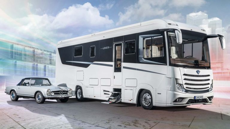 La autocaravana más lujosa supera los 500.000 euros y tiene un maletero donde cabe un MX-5