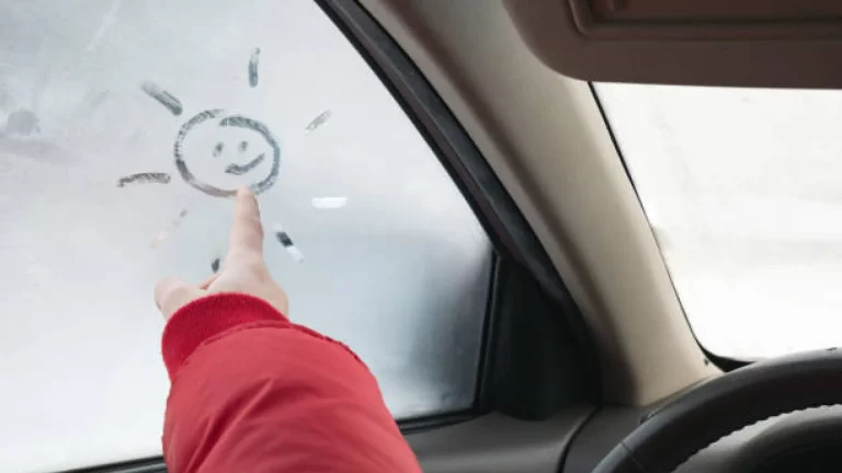 5 trucos para que jamás se empañen los cristales de tu coche
