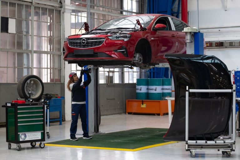 40 millones de euros y 550 empleos: las cifras del primer hub de economía circular de Stellantis