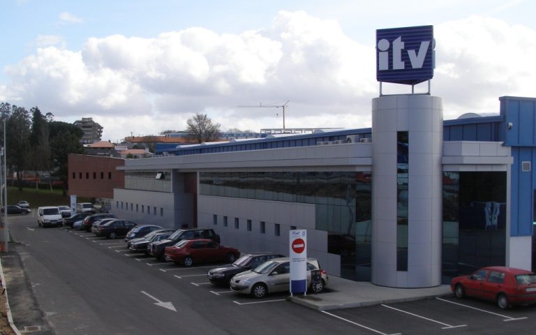 Las ITV te van avisando de la catástrofe: Todos estos coches circulan sin la Inspección Técnica
