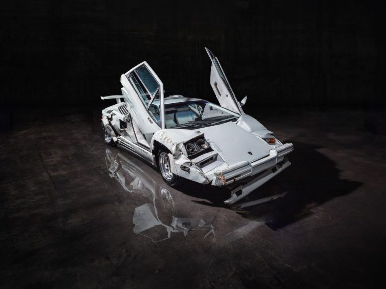 A subasta el Lamborghini Countach destrozado de la película ‘El lobo de Wall Street’